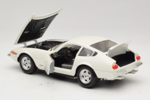 Ferrari 365 GTB/4 Daytona Berlina Alb Techno Giodi 1:18 74007 Metal - imaginea 5 din 8