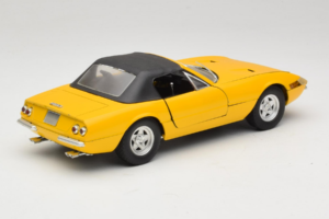 Ferrari 365 GTS Galben Cu Acoperiș Negru Solido 1:18 8018 Metal - imaginea 3 din 8