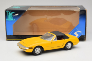 Ferrari 365 GTS Galben Cu Acoperiș Negru Solido 1:18 8018 Metal - imaginea 8 din 8