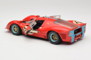Ferrari 412P #23 W. Mairesse / J. Beurlys Le Mans 1967 Roșu Revell 1:18 48826 Metal - imaginea 5 din 8