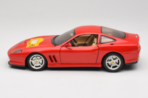 Ferrari 550 Maranello 22 Jahre Ferrari Model Club Roșu Bburago 1:18 3064-P2 Metal - imaginea 4 din 8