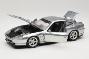 Ferrari 550 Maranello Chrome Silver Hot Wheels 1:18 25740 Metal - imaginea 2 din 8