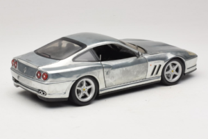 Ferrari 550 Maranello Chrome Silver Hot Wheels 1:18 25740 Metal - imaginea 3 din 8