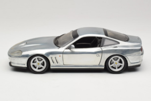 Ferrari 550 Maranello Chrome Silver Hot Wheels 1:18 25740 Metal - imaginea 4 din 8