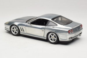 Ferrari 550 Maranello Chrome Silver Hot Wheels 1:18 25740 Metal - imaginea 7 din 8