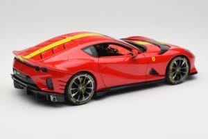 Ferrari 812 Competizione Rosso Corsa Cu Dungi Galbene Bburago 1:18 18-16915 Metal - imaginea 3 din 8