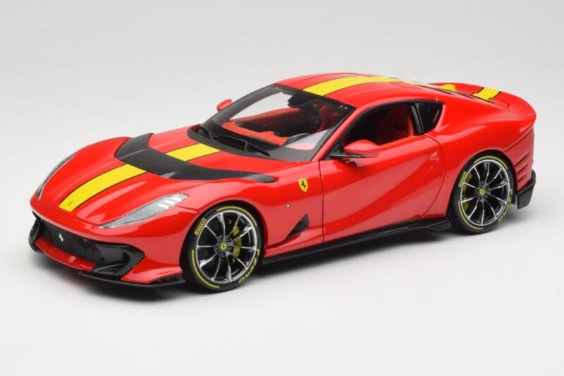 Ferrari 812 Competizione Rosso Corsa Cu Dungi Galbene Bburago 1:18 18-16915 Metal