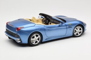 Ferrari California Albastru Deschis Hot Wheels 1:18 N2043 Metal - imaginea 3 din 8