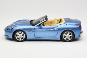 Ferrari California Albastru Deschis Hot Wheels 1:18 N2043 Metal - imaginea 4 din 8