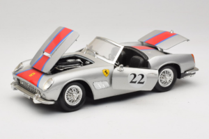 Ferrari California #22 Argintiu Dungă Roșie 1966 Tonka 1:18 01109-S2 Metal - imaginea 2 din 8