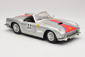 Ferrari California #22 Argintiu Dungă Roșie 1966 Tonka 1:18 01109-S2 Metal - imaginea 6 din 8