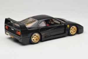 Ferrari F40 Negru cu Roți Aurii Bburago 1:18 3032-B2 Metal - imaginea 3 din 8