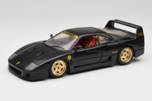 Ferrari F40 Negru cu Roți Aurii Bburago 1:18 3032-B2 Metal