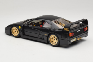 Ferrari F40 Negru cu Roți Aurii Bburago 1:18 3032-B2 Metal - imaginea 7 din 8