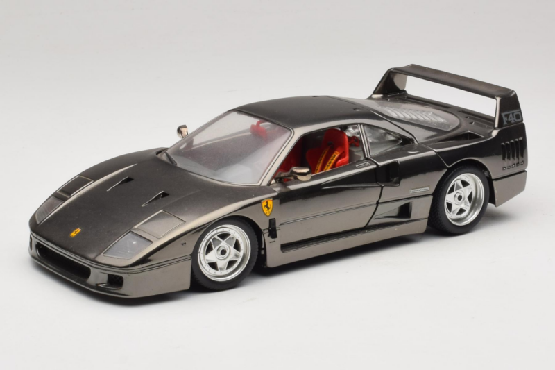 Ferrari F40 Chrome Black Bburago 1:18 3401-B1 Metal