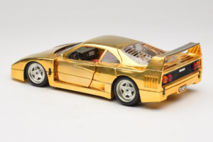 Ferrari F40 Chrome Gold Limited Edition 250 pcs Bburago 1:18 3332-G1 Metal - imaginea 7 din 8