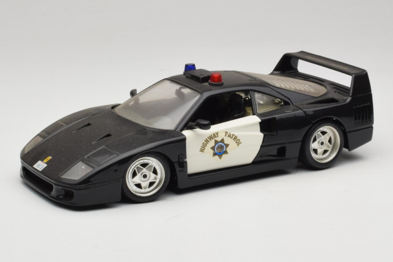 Ferrari F40 Highway Patrol Negru Alb Bburago 1:18 3022-H1 Metal