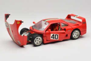 Ferrari F40 #40 Roșu cu Drapel Italian Bburago 1:18 3032-P1 Metal - imaginea 2 din 8