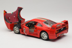 Ferrari F40 #40 Roșu cu Drapel Italian Bburago 1:18 3032-P1 Metal - imaginea 5 din 8