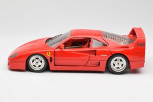 Ferrari F40 Roșu Bburago 1:18 3032 Metal - imaginea 4 din 8