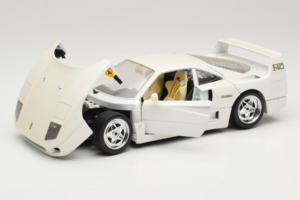 Ferrari F40 Alb Bburago 1:18 3332-W4 Metal - imaginea 2 din 8