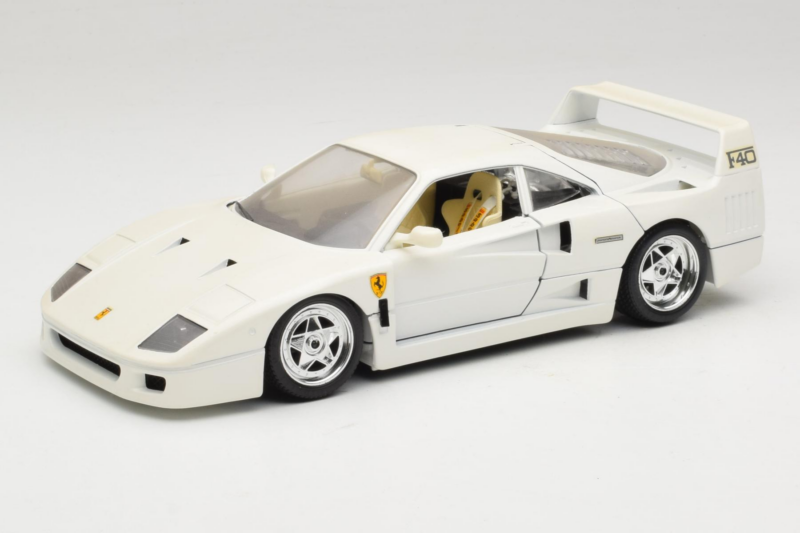 Ferrari F40 Alb Bburago 1:18 3332-W4 Metal