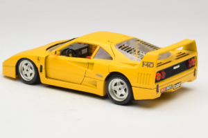 Ferrari F40 Galben Bburago 1:18 3032-Y1 Metal - imaginea 7 din 8