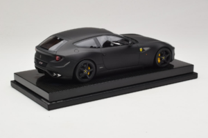 Ferrari FF Matte Black MR Collection 1:18 FERR04CAL Rășină - imaginea 3 din 7