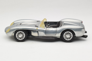 Ferrari Testa Rossa Chrome Silver Hot Wheels 1:18 25737 Metal - imaginea 4 din 8