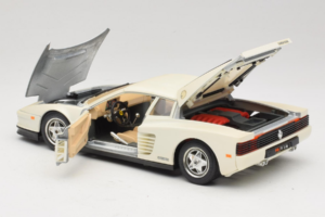 Ferrari Testarossa Alb Bburago 1:18 3019-W1 Metal - imaginea 5 din 8