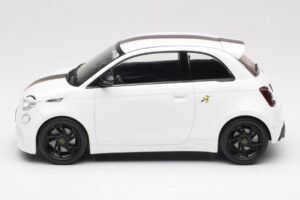 Abarth 500e Alb IXO 1:18 MCG18497 Metal - imaginea 3 din 6