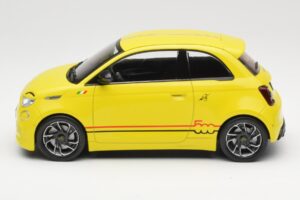 Abarth 500e Galben IXO 1:18 MCG18498 Metal - imaginea 3 din 6