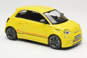 Abarth 500e Galben IXO 1:18 MCG18498 Metal - imaginea 4 din 6