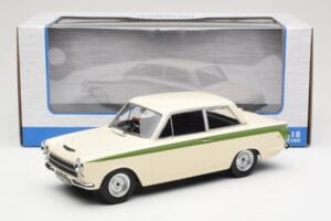 Ford Cortina Lotus White & Green Stripe MCG 1:18 MCG18434 Metal - imaginea 6 din 6