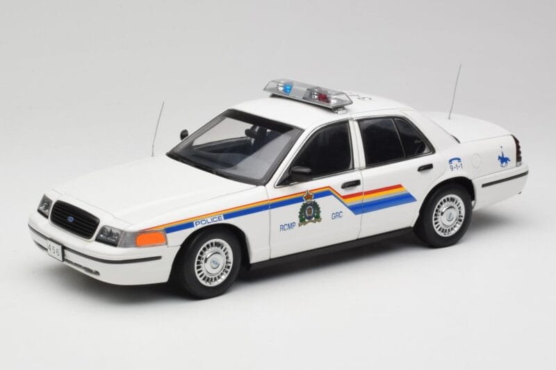 Ford Crown Victoria RCMP Police Car AUTOart 1:18 72706 Metal