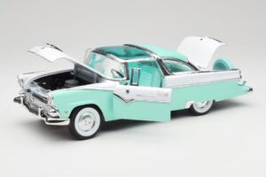 Ford Crown Victoria Seafoam Verde & Alb Road Legends 1:18 92138 Metal - imaginea 2 din 7