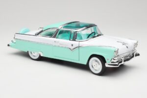 Ford Crown Victoria Seafoam Verde & Alb Road Legends 1:18 92138 Metal - imaginea 5 din 7