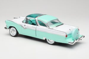 Ford Crown Victoria Seafoam Verde & Alb Road Legends 1:18 92138 Metal - imaginea 6 din 7
