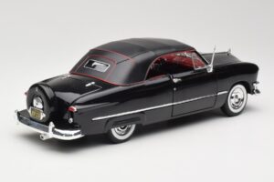 Ford Deluxe Cabriolet Negru Maisto 1:18 31681 Metal - imaginea 3 din 8