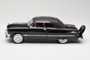 Ford Deluxe Cabriolet Negru Maisto 1:18 31681 Metal - imaginea 4 din 8
