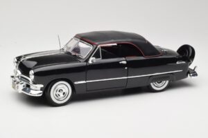 Ford Deluxe Cabriolet Negru Maisto 1:18 31681 Metal