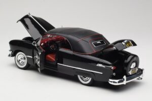 Ford Deluxe Cabriolet Negru Maisto 1:18 31681 Metal - imaginea 5 din 8