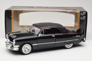 Ford Deluxe Cabriolet Negru Maisto 1:18 31681 Metal - imaginea 8 din 8