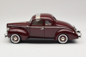 Ford Deluxe Coupe Roșu Închis ERTL 1:18 7936 Metal - imaginea 4 din 7