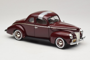 Ford Deluxe Coupe Roșu Închis ERTL 1:18 7936 Metal