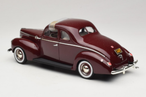 Ford Deluxe Coupe Roșu Închis ERTL 1:18 7936 Metal - imaginea 6 din 7
