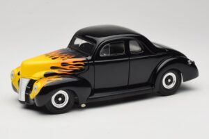 Ford Deluxe Hot Rod Negru Universal Hobbies 1:18 6002 Metal