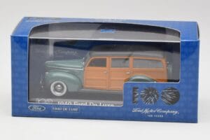 Ford Deluxe Woody Forest Verde Minichamps 1:43 FORD20002 Metal - imaginea 4 din 4