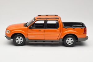 Ford Explorer Sport Trac Portocaliu Maisto 1:18 536891G Metal - imaginea 4 din 8