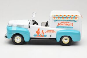 Ford F-1 Howard Johnson's Ice Cream Road Signature 1:18 92229 Metal - imaginea 3 din 6